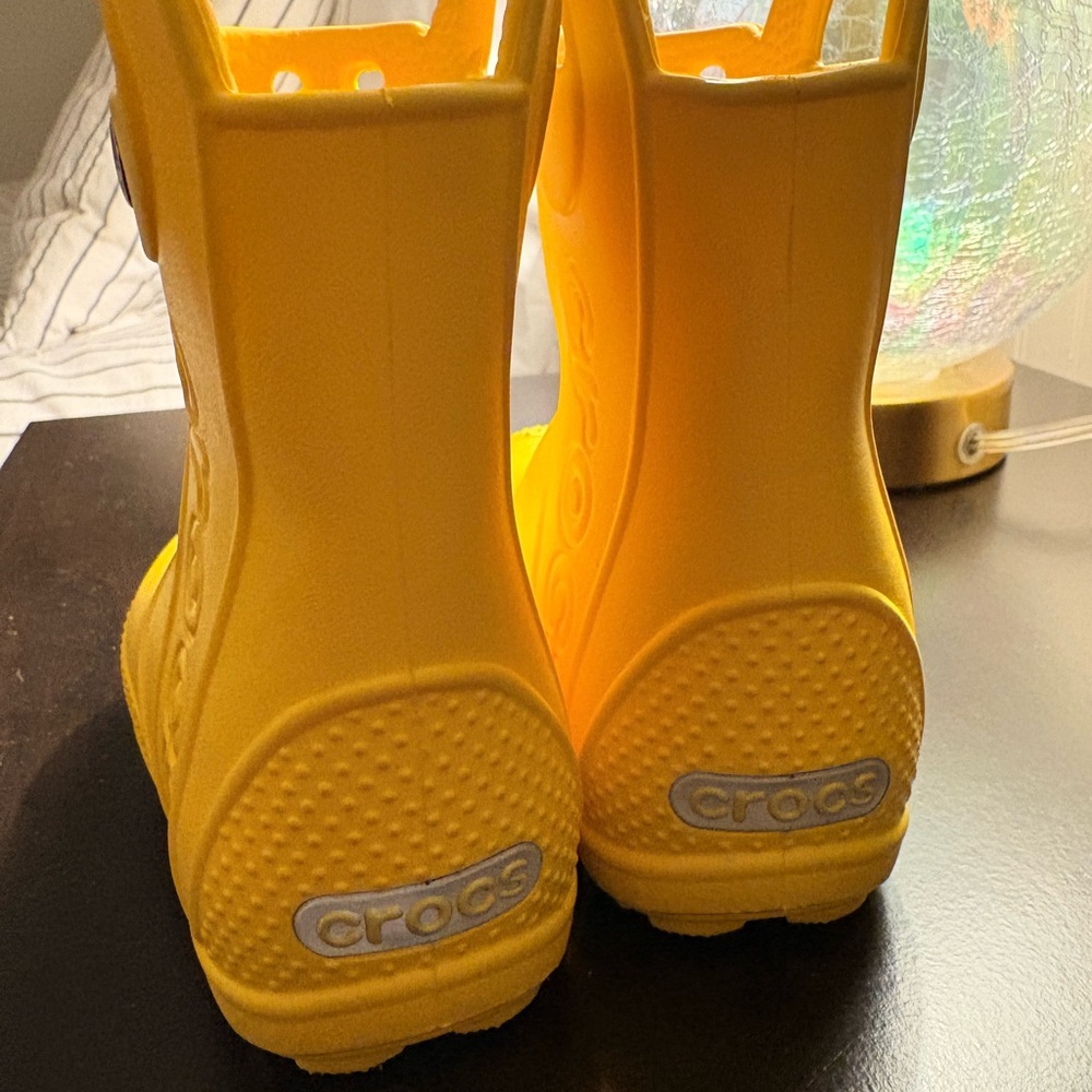 CROCS Bright Yellow Rain Boots Size 6 toddler - Picture 2 of 7